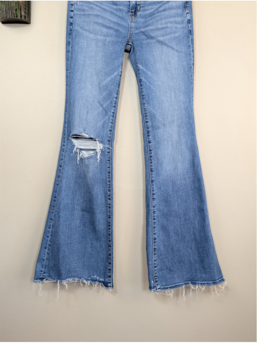 AE 2 Super Hi Rise Flare Jeans Frayed Distressed Medium Blue Wash American Eagle - Picture 6 of 12